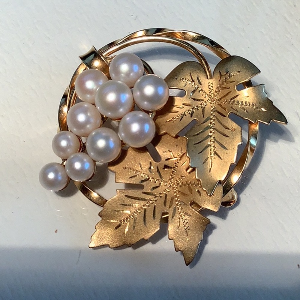 IPS (Imperial Pearl Syndicate) 12kt GF Signed Circular Brooch, 10 Real Pearls!